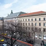 Andrassy Heritage Apartment